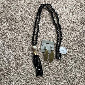 Earring and necklace set